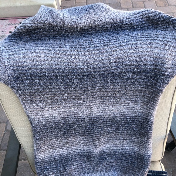 Brown and cream color ombré sweater vest - Picture 3 of 5